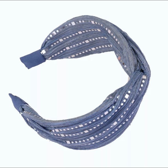 2X$30FROM NEW YORK TO PARIS IT’S ON EVERYONES HEAD - Picture 3 of 5